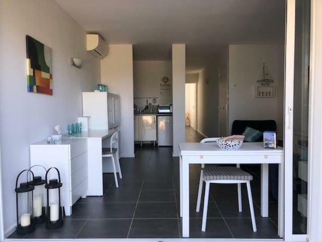 Appartement Les Pieds Dans L'Eau ! Льо Лаванду Екстериор снимка